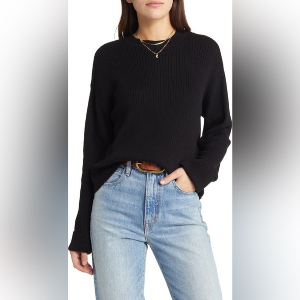 Nordstrom Crewneck Sweater
Treasure & Bond size S black NWT